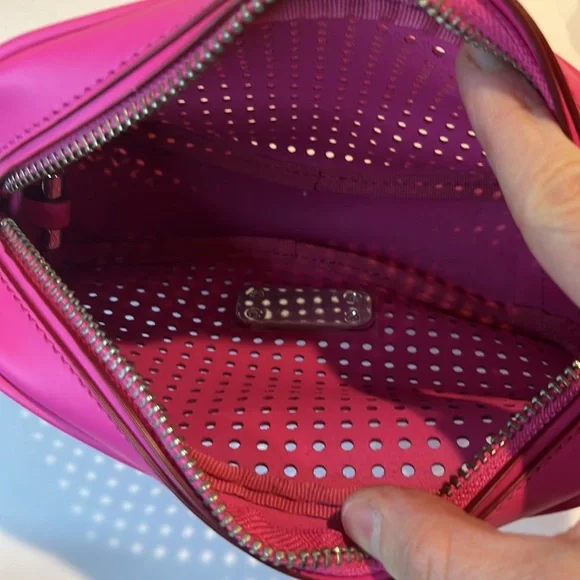 Marc by Marc Jacobs - women’s‎ Sally Perf leather Crossbody bag in Fuchsia - Picture 9 of 12